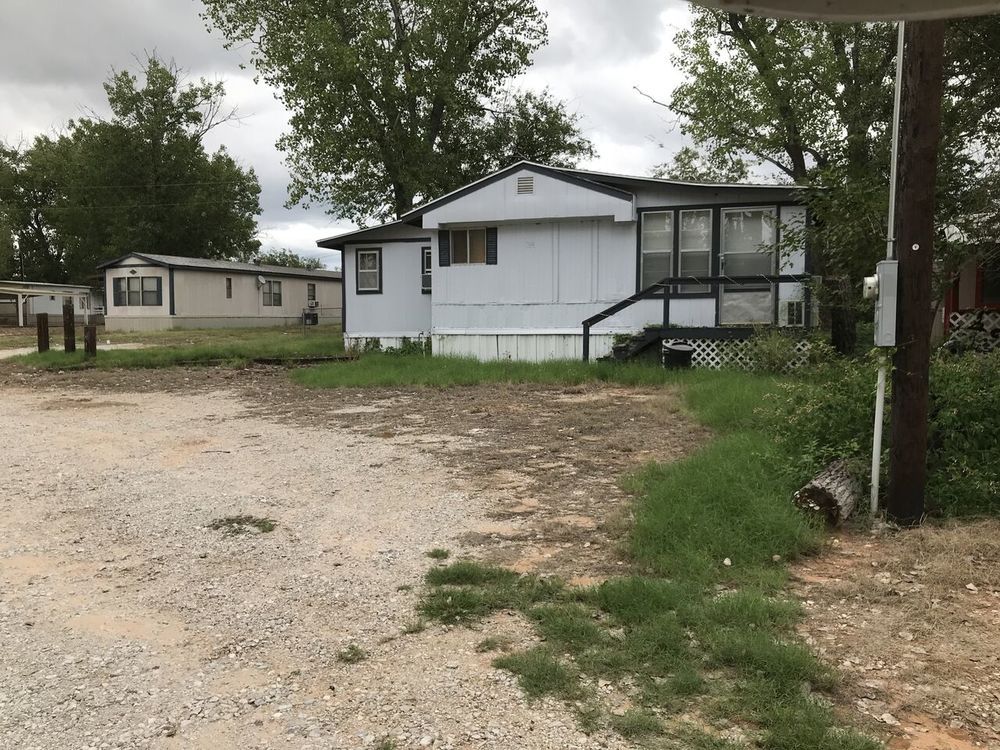 1239 Willow Beach Rd, Graford, TX 76449